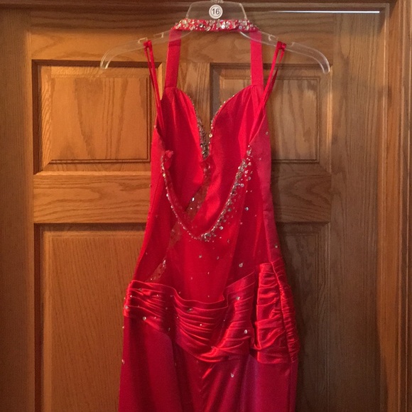 Beautiful Prom or Senior Ball Dress - Picture 6 of 8